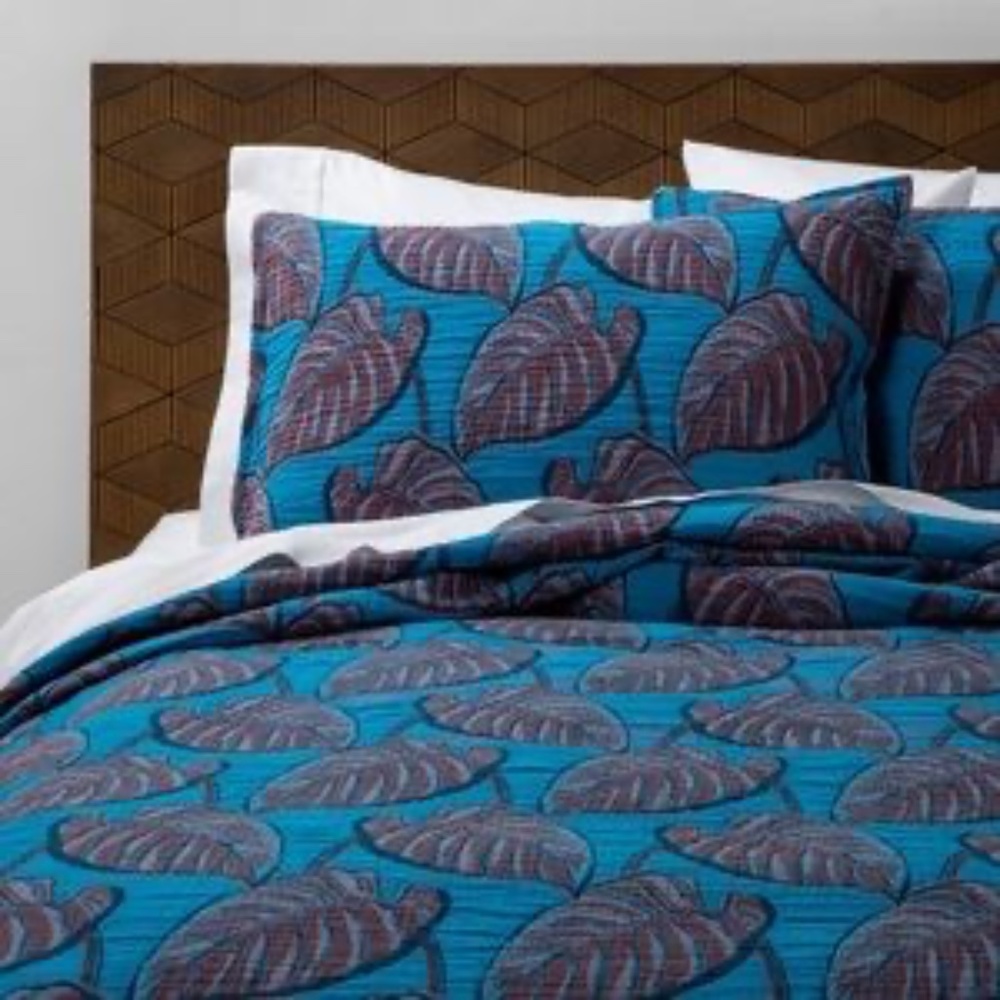 Tropical Leaf Print Blanket